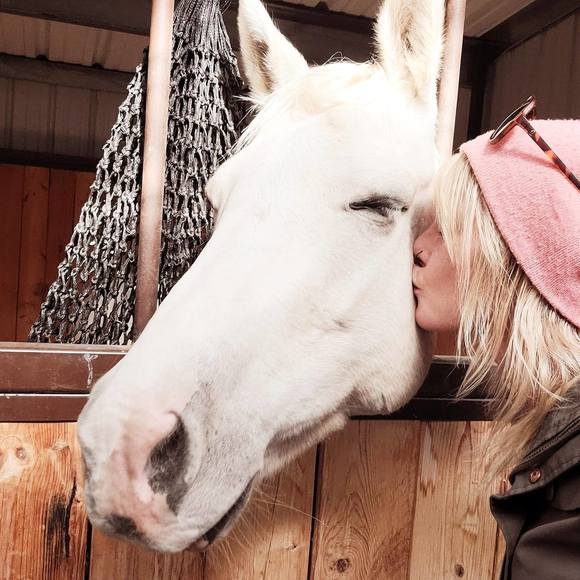 Meet your Posher, Simone - Picture 1 of 1